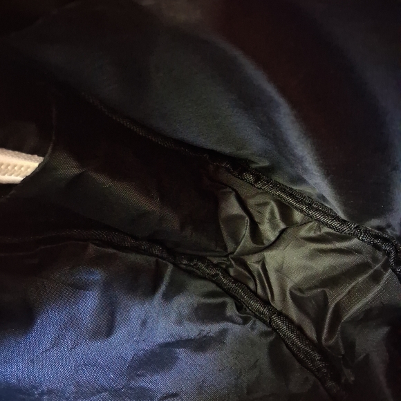 Skull Print Crossbody Bag - Picture 7 of 8